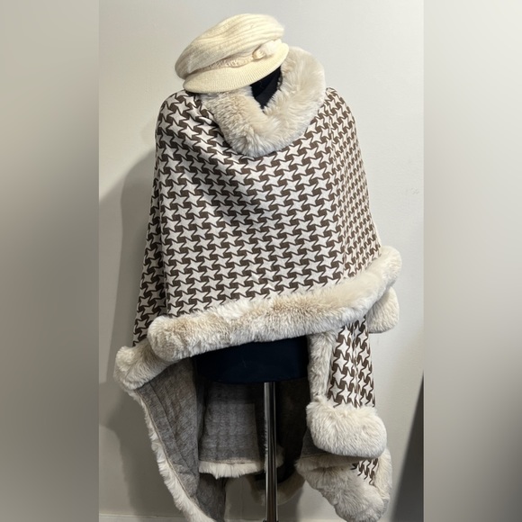 Cream and Brown Houndstooth with Faux Fur - Picture 6 of 7